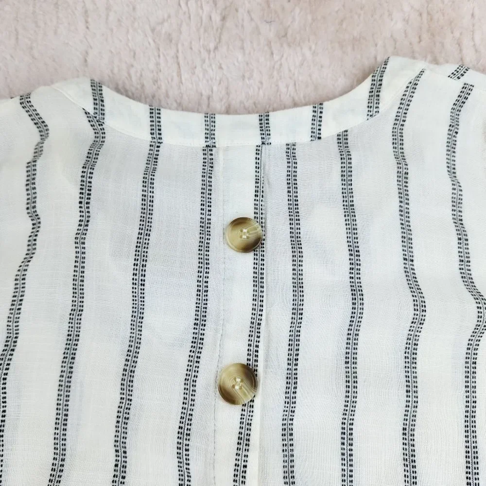 🔹️Mine Ivory & Black Striped Decorative Button Back 3/4 Sleeve Top Small